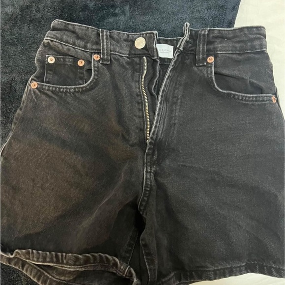 Zara Black Denim Shorts - Picture 1 of 3